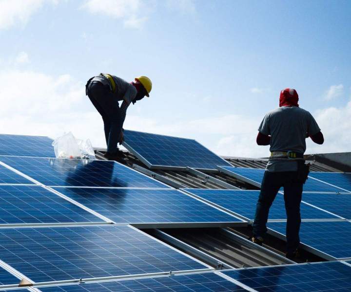 Panneaux solaires sur toiture Saint-Étienne