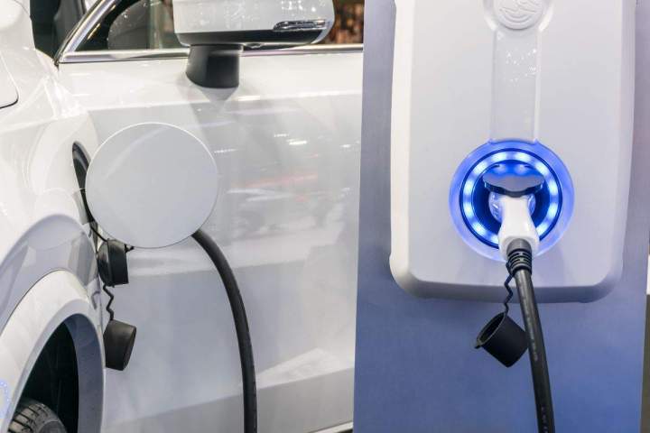 Installation borne de recharge de voiture électrique Saint-Étienne